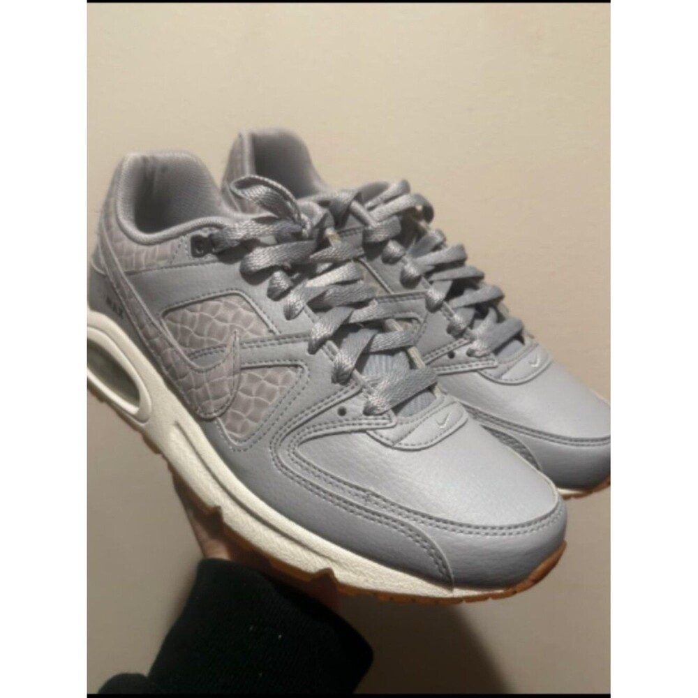 Women’s Nike Sz 9 Air Max Command Premium